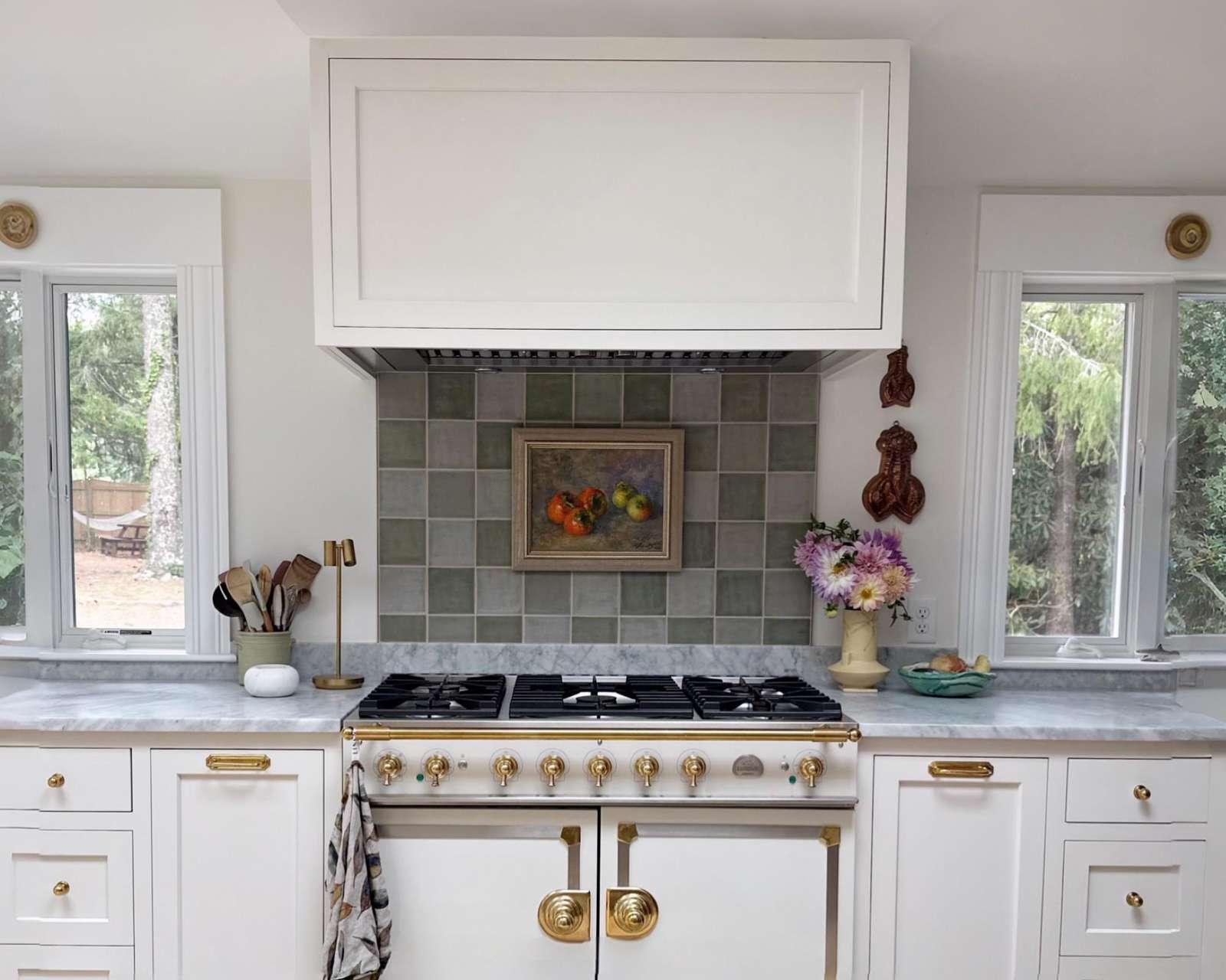 Spacious 6BR Vineyard Haven Home | Walk to Town Preview 0