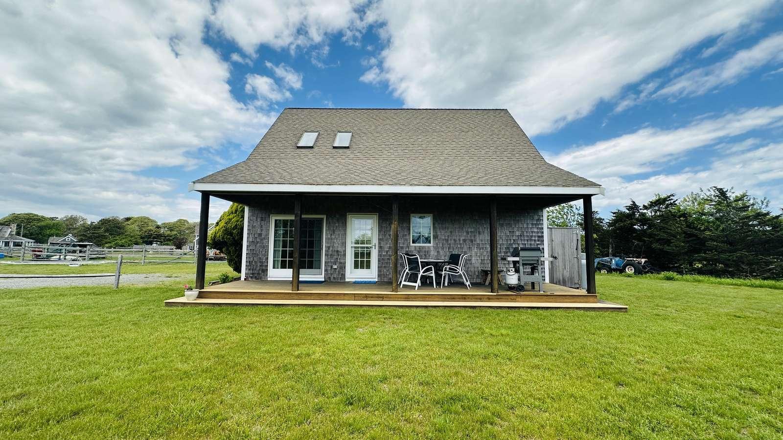 Charming Katama Guest House with Conservation Views & Western Style Preview 0