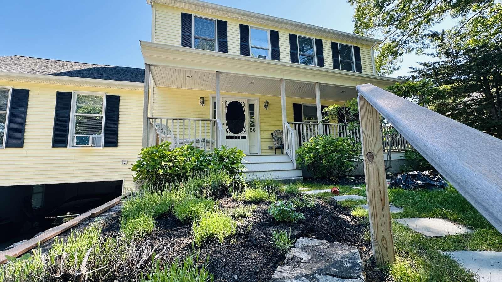 Midland Haven: Close-to-Town Vineyard Haven Retreat with Studio Suite/Media Loft Preview 0
