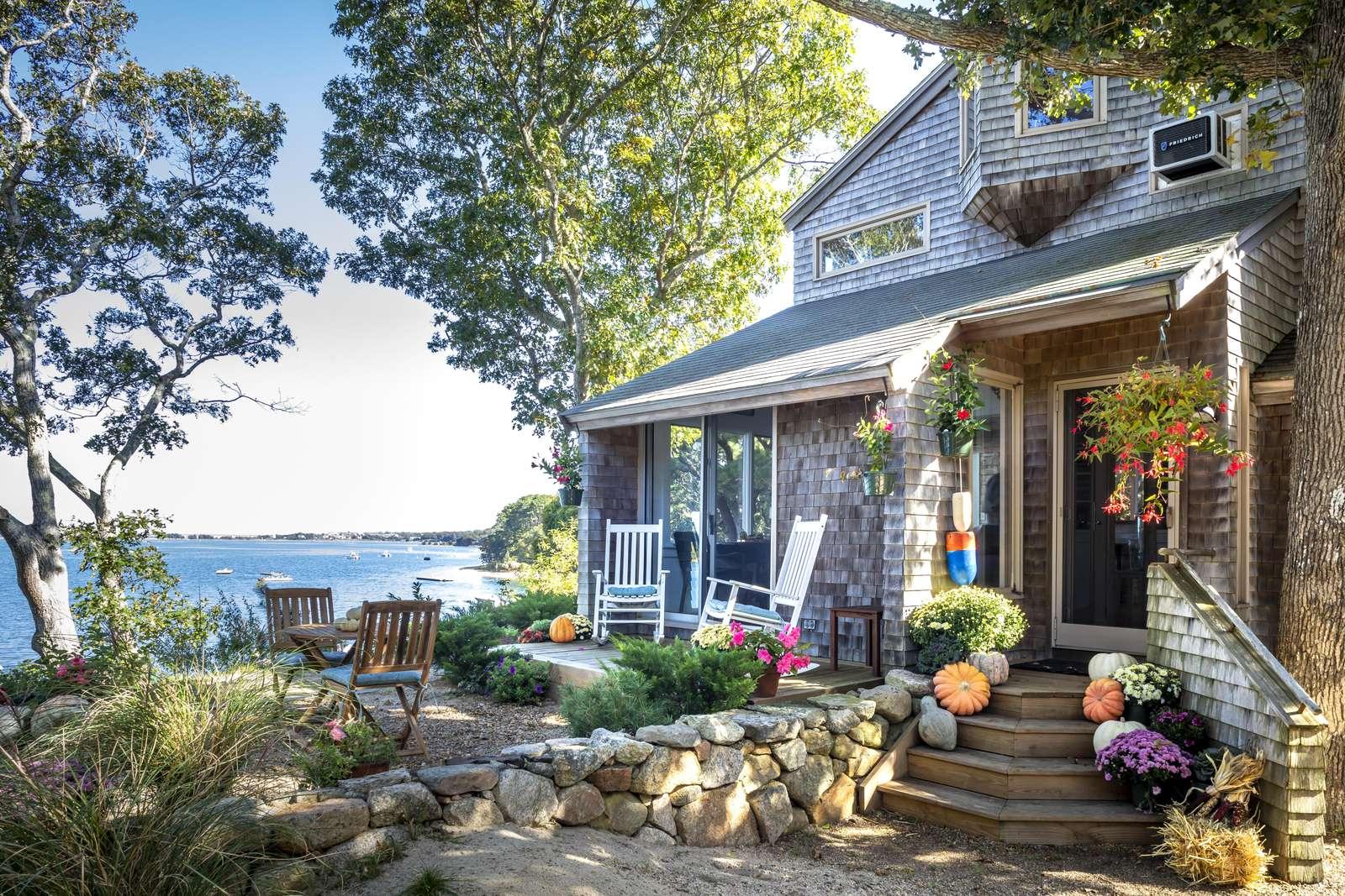 "The Westlake House": Waterfront Bluff-Top Cottage w/ Pvt Beach & Lagoon Views Preview 0