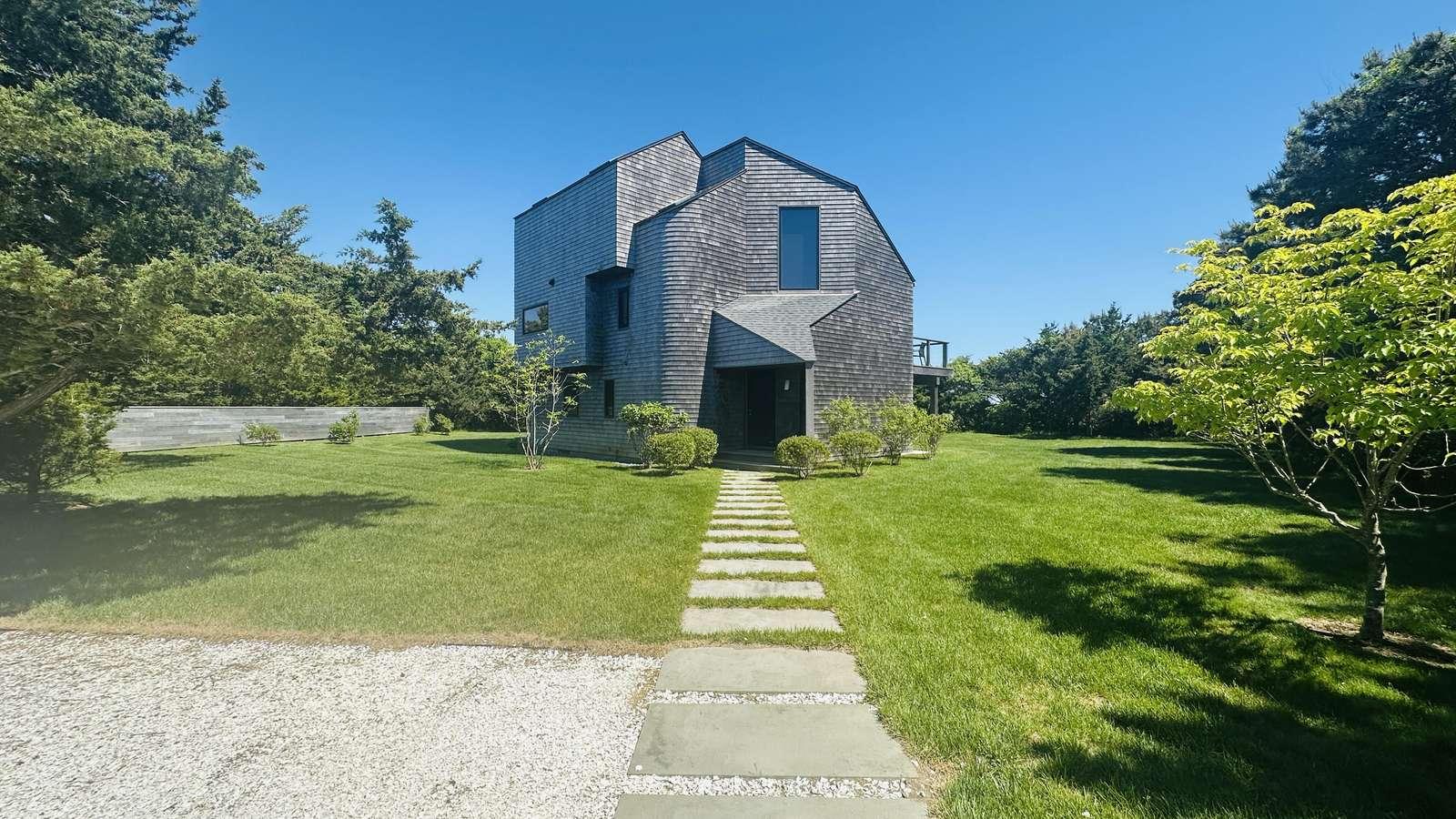 Modern Luxury in Katama with Heated Pool Preview 0
